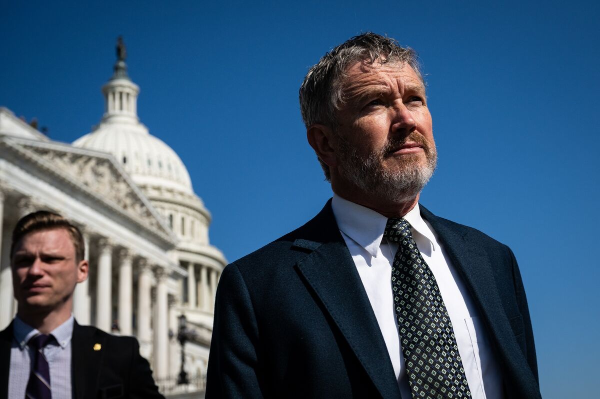 推翻 MAGA 坚定支持者托马斯·马西的奇怪任务 | TrendFt