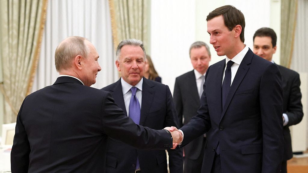 プーチン氏が米特使とウクライナ和平案で4時間会談､事態打開に至らず