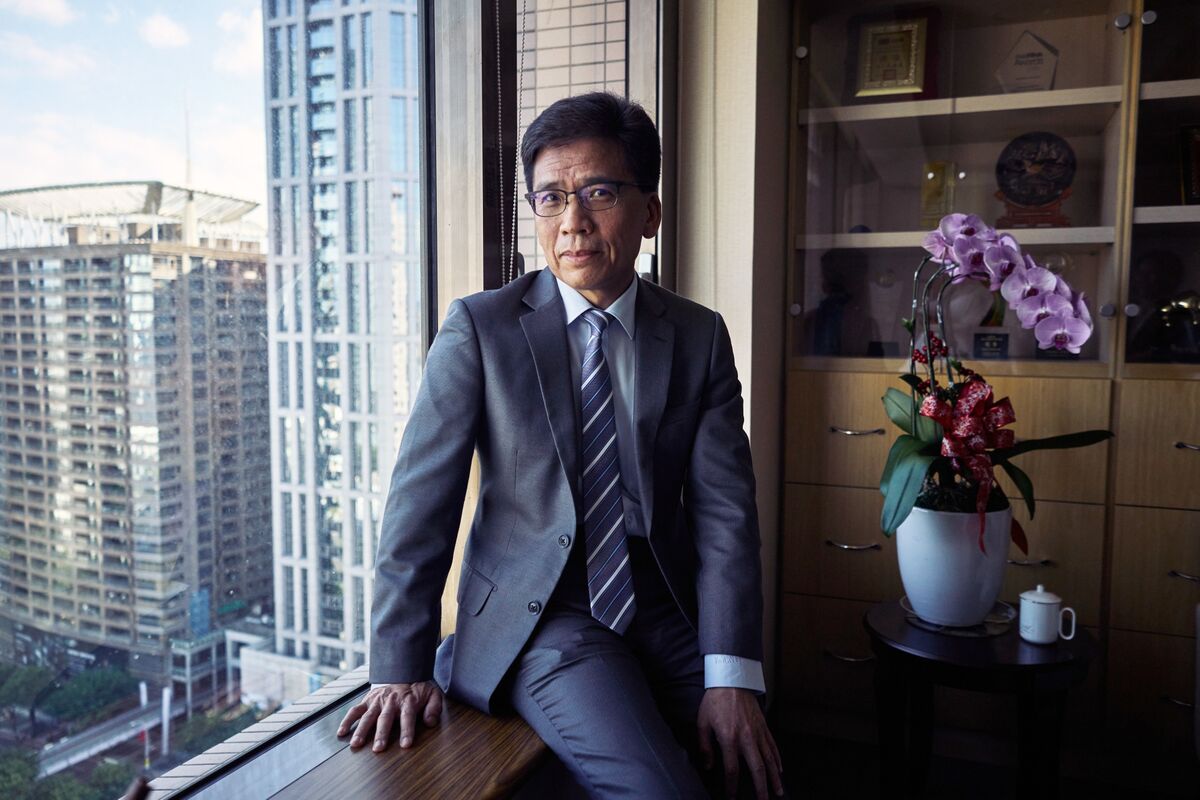 Taiwan Urges Insurers to Give Local Firms Billions in Mandates