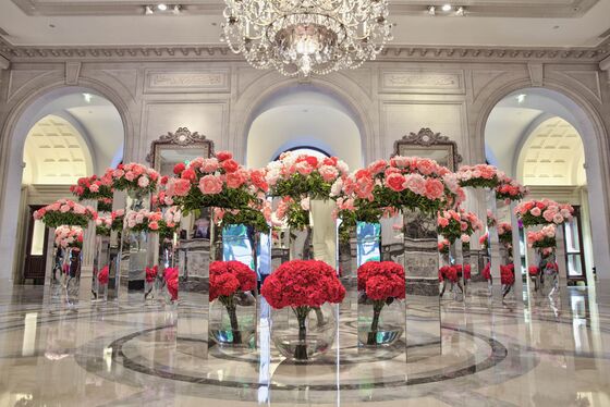 Meet Jeff Leatham, the Florist Beloved by Royalty and the Kardashians