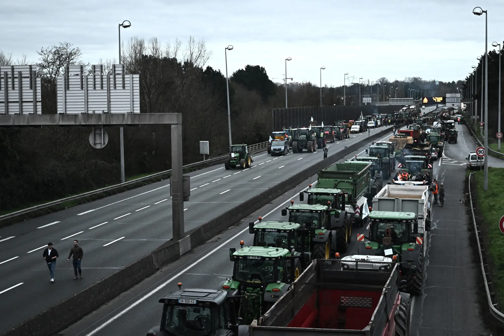 Farmers&nbsp;block the ring road of Bordeaux, south-western France, on Jan. 24.
