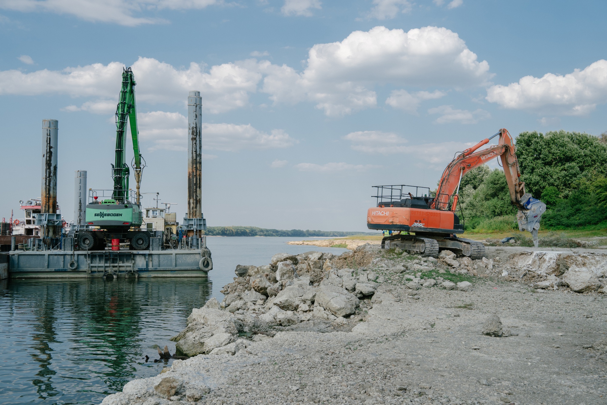 Image associated with story "Romania Moves to Safeguard Nuclear Plant on Record Low Danube"