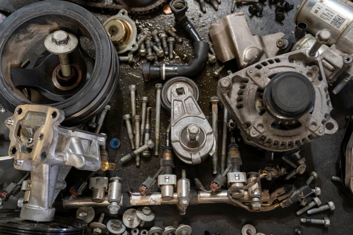 bloomberg.com - David Carnevali - Genuine Parts Is Said to Receive O'Reilly Interest for Auto Unit