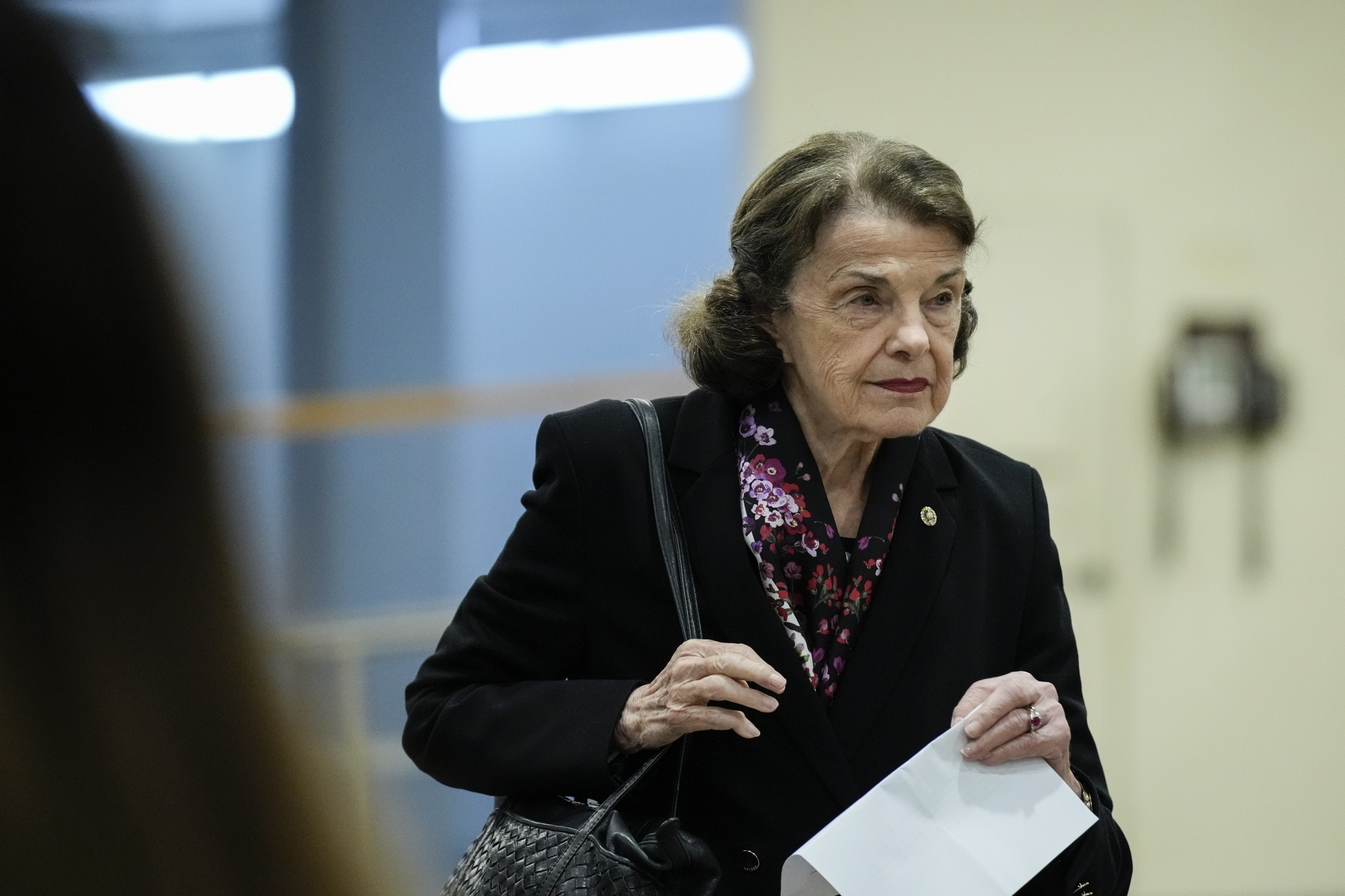 Californias Feinstein Faces Calls To Resign By Fellow Democrats