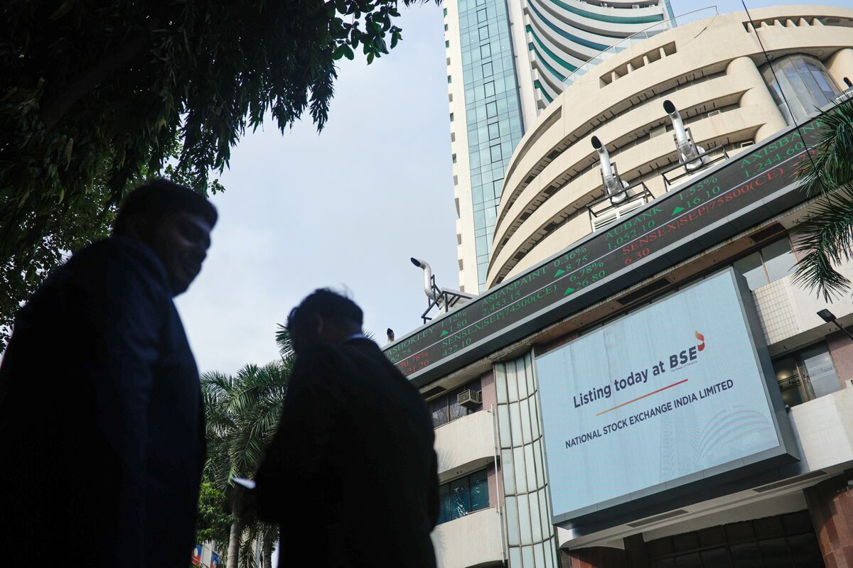 India Stock Bulls Pin Hopes on Corporate Earnings as Market Selloff Deepens