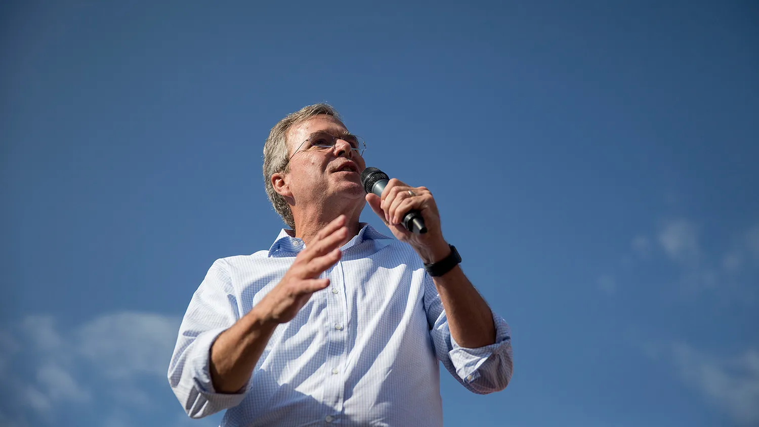 Jeb Bush, former governor of Florida and 2016 Republican presidential candidate, speaks to attendees at the Iowa State Fair Soapbox in Des Moines, Iowa, U.S., on Friday, Aug. 14, 2015.
