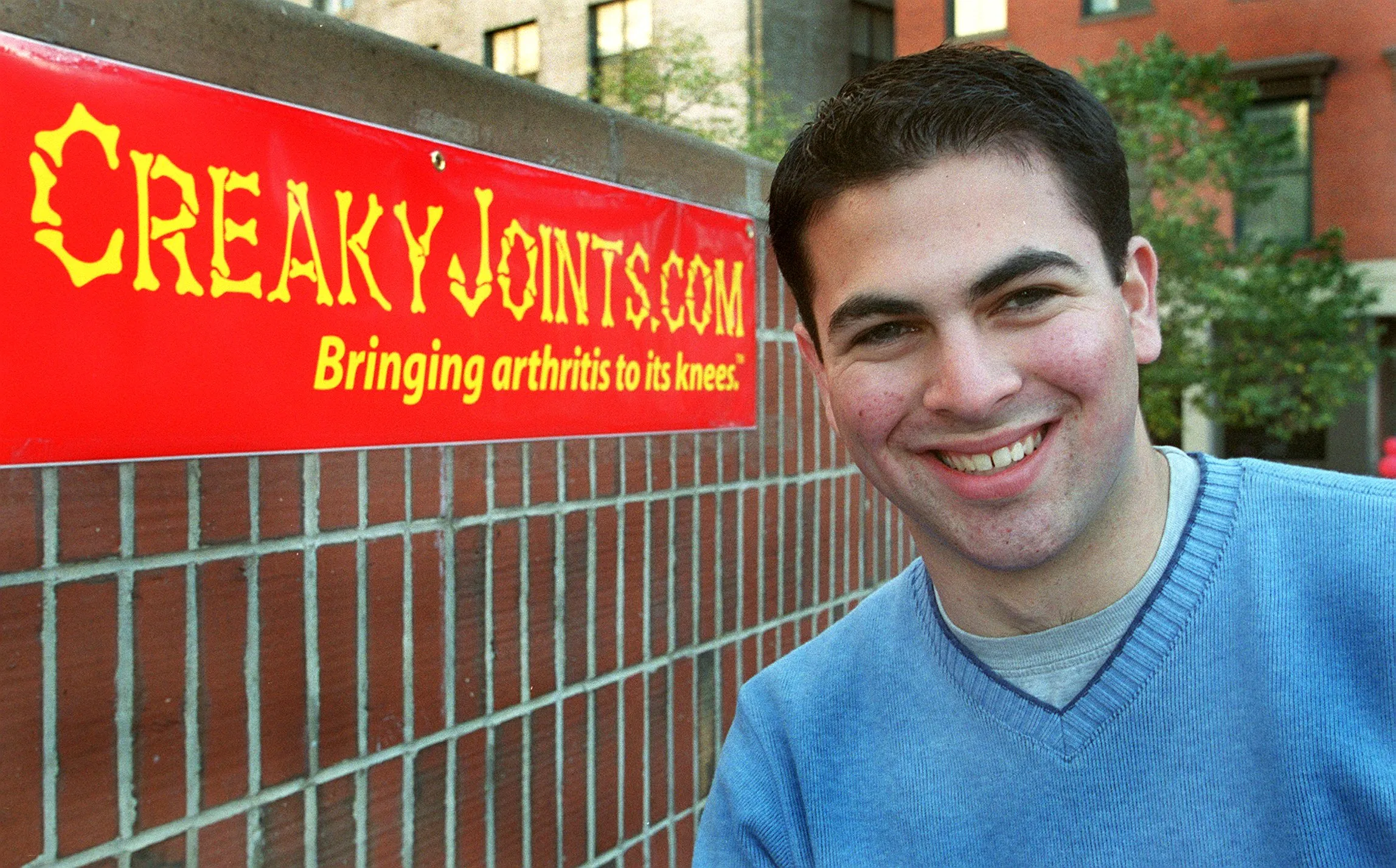 Seth Ginsberg at age 19 in October 2000.&nbsp;The arthritis patients’ group he founded, CreakyJoints, grew into a global charity that’s supported by a number of pharmaceutical&nbsp;companies.