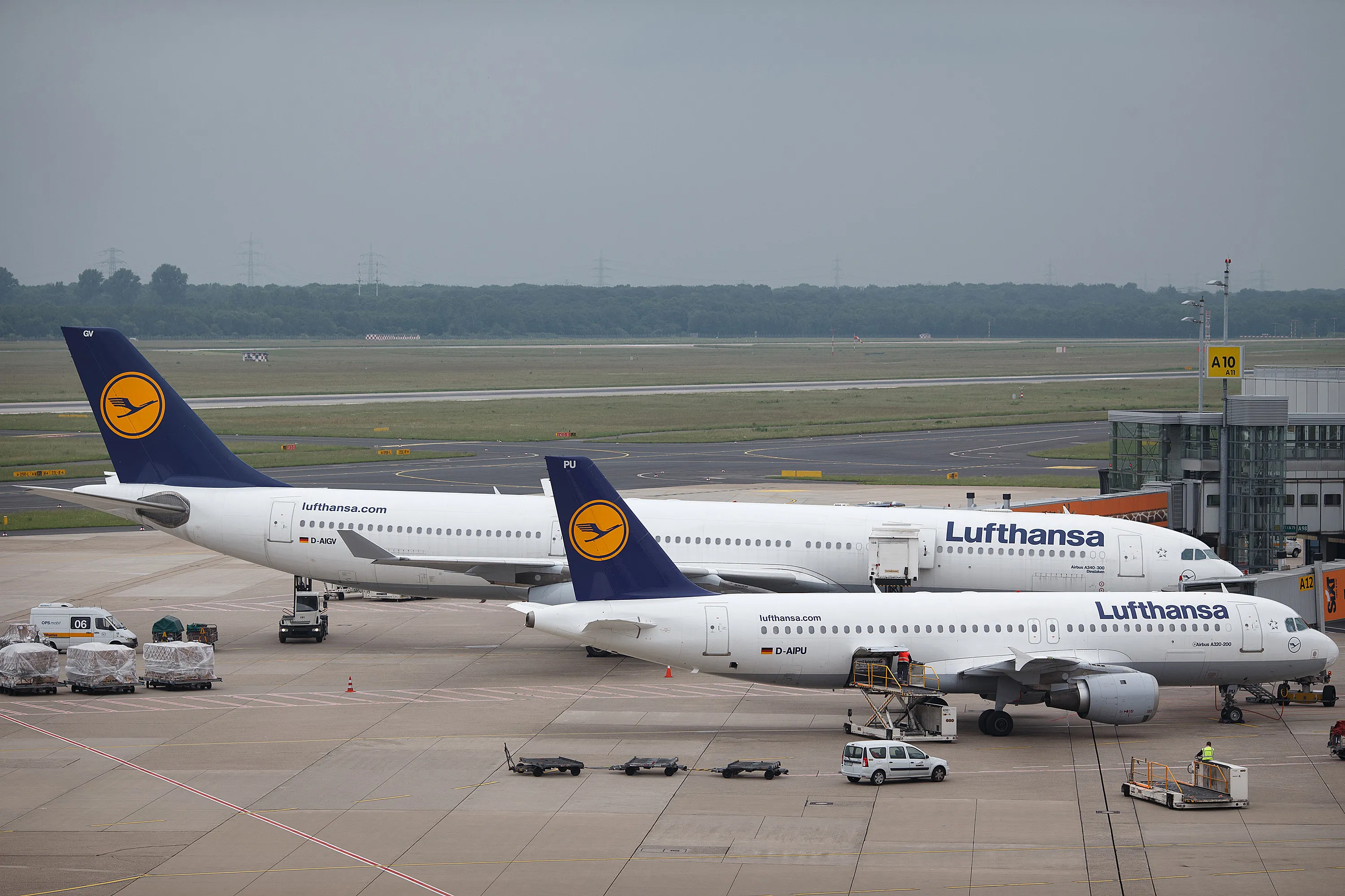 Deutsche Lufthansa AG has the highest deficit relative to its market value, according to Citigroup data. Photographer: Jasper Juinen/Bloomberg
