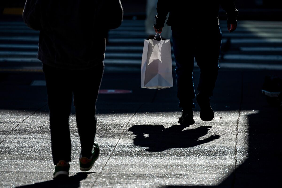 US Retail Sales See Steepest Drop in Two Years