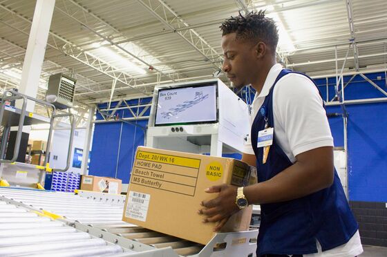 Walmart Cuts Some Overnight Shifts in Latest Streamlining Move