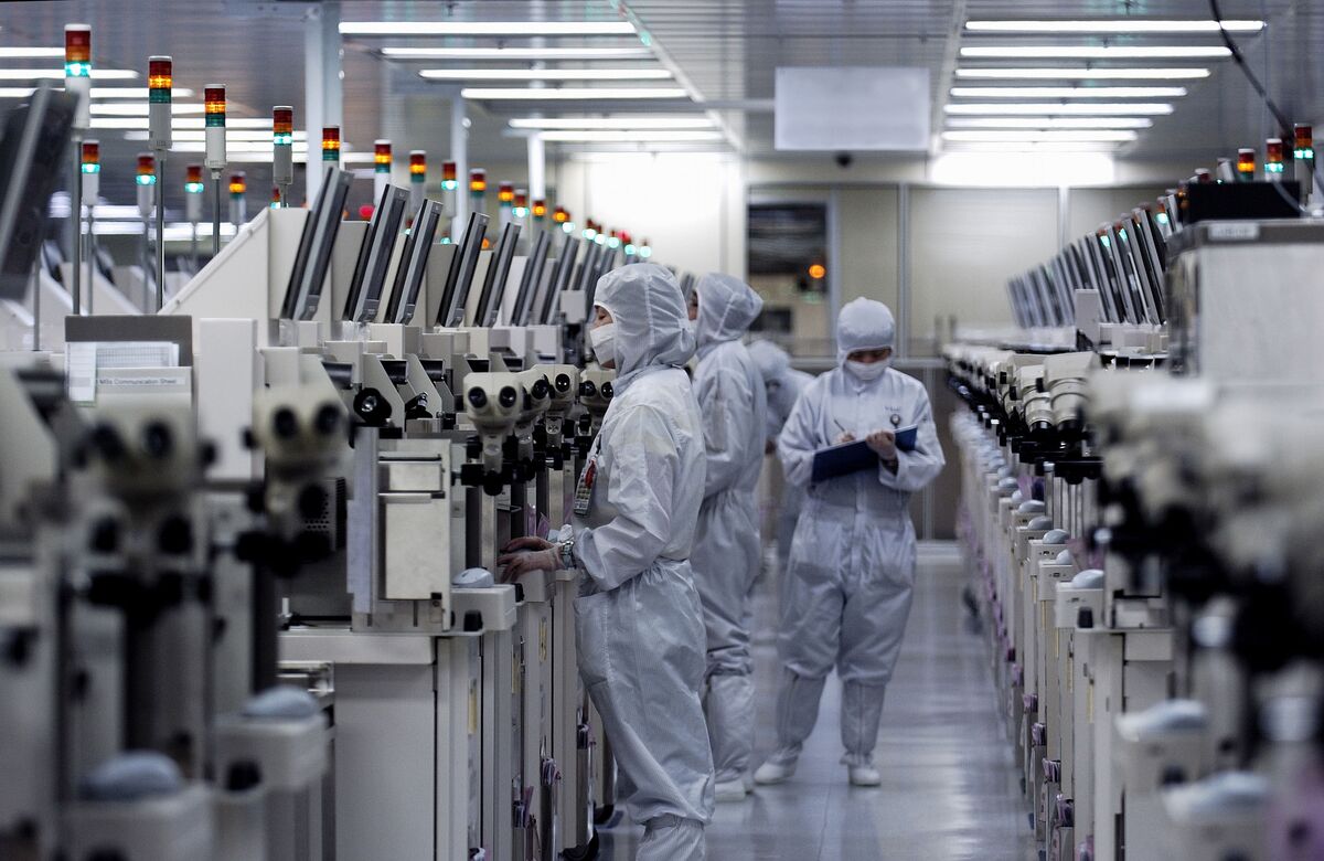 Chip Firm UTAC’s Planned Sale Draws Interest From Sinar Mas, TCL