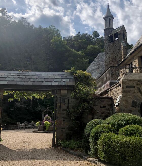 Buddy Fletcher’s Cornwall Castle Sells for Pennies on the Dollar