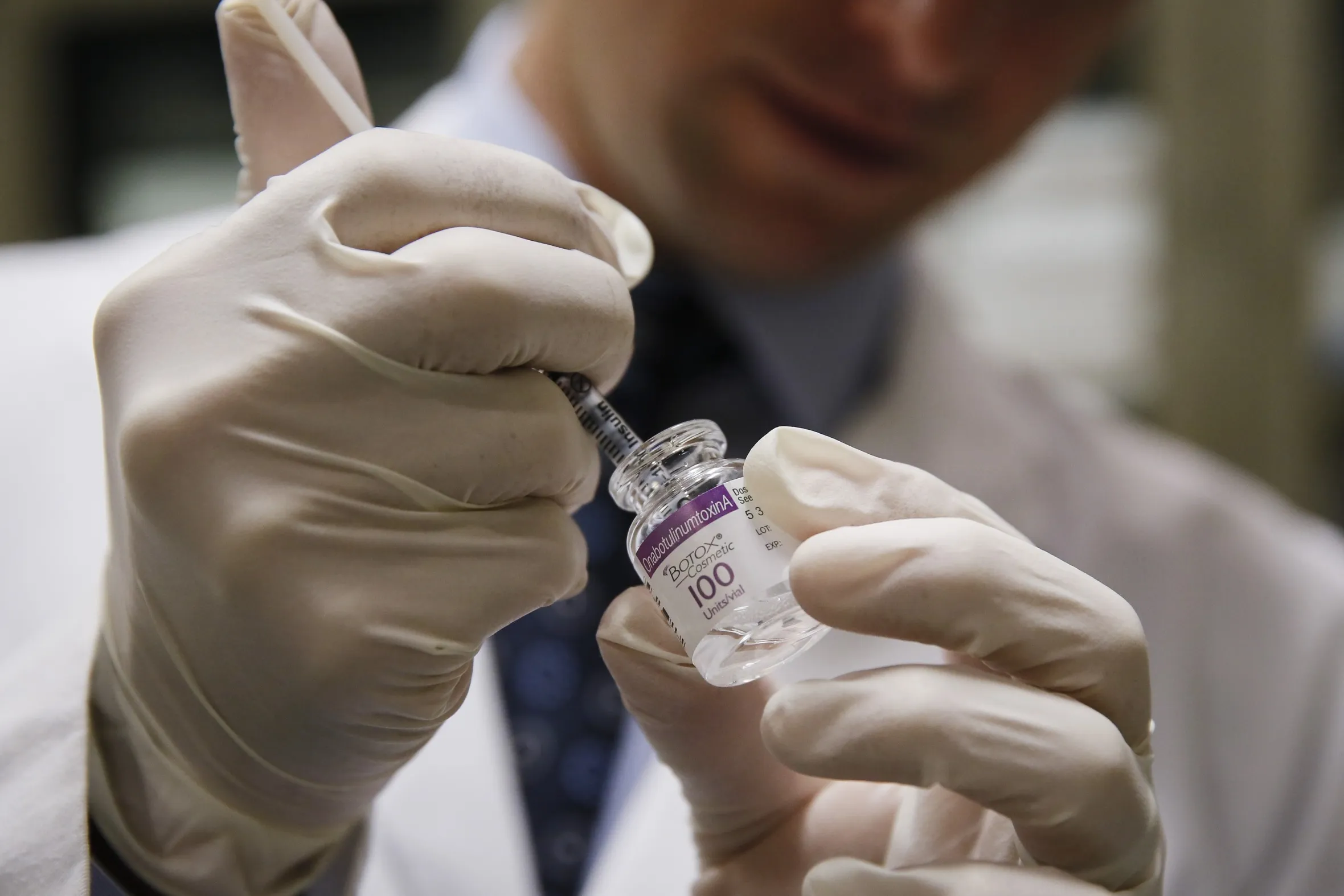 Valeant Offers to Buy Allergan With Pershing's Support