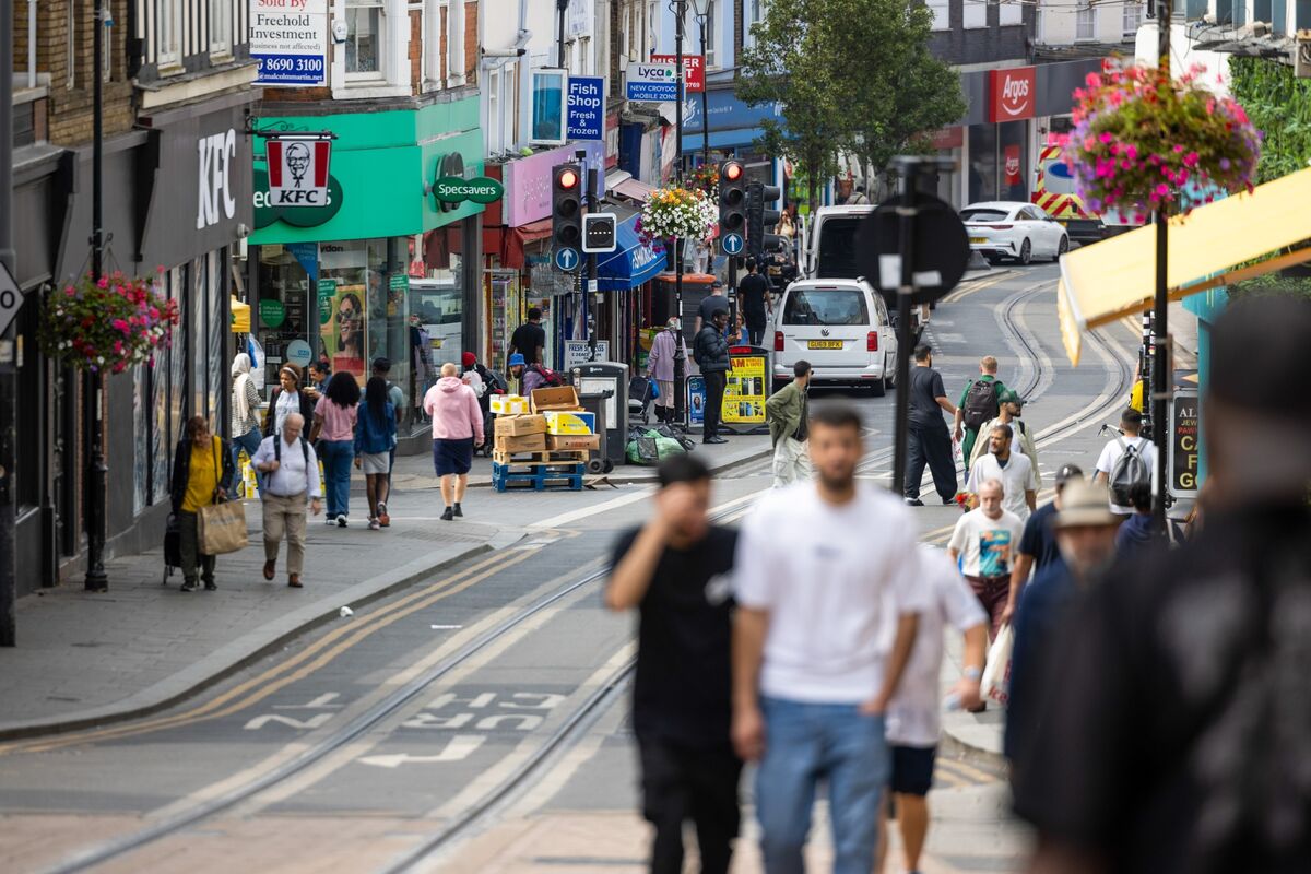 Revised UK Retail Sales Data Show Weaker Growth Than Thought