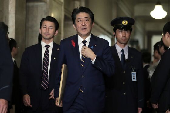 Nuclear Scandal Hangs Over Japan’s Abe as Parliament Opens