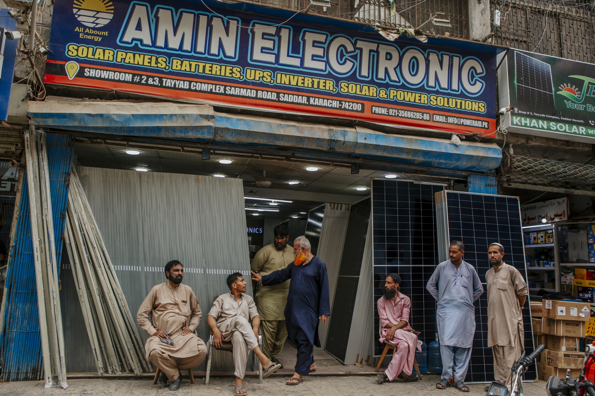 A solar energy store in the Saddar market district of Karachi. Photographer: Asim Hafeez/Bloomberg