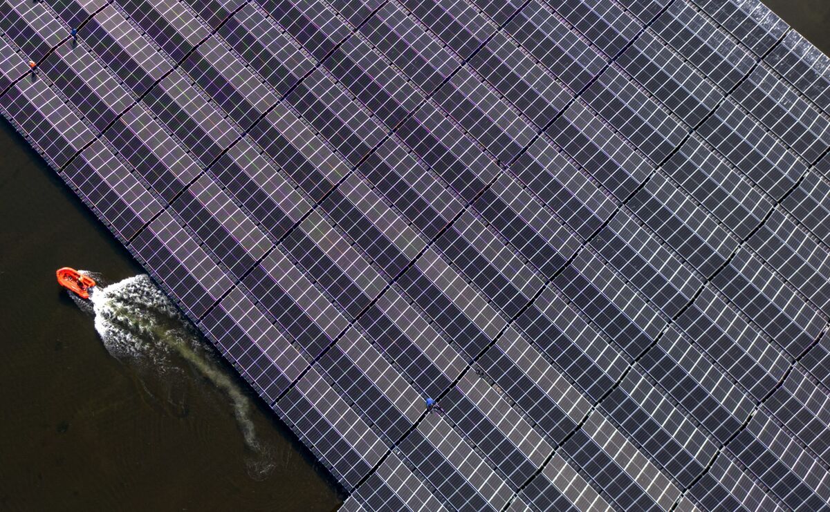 
                            Germany’s Solar Boom Eases Power Costs as Gas Price Jumps