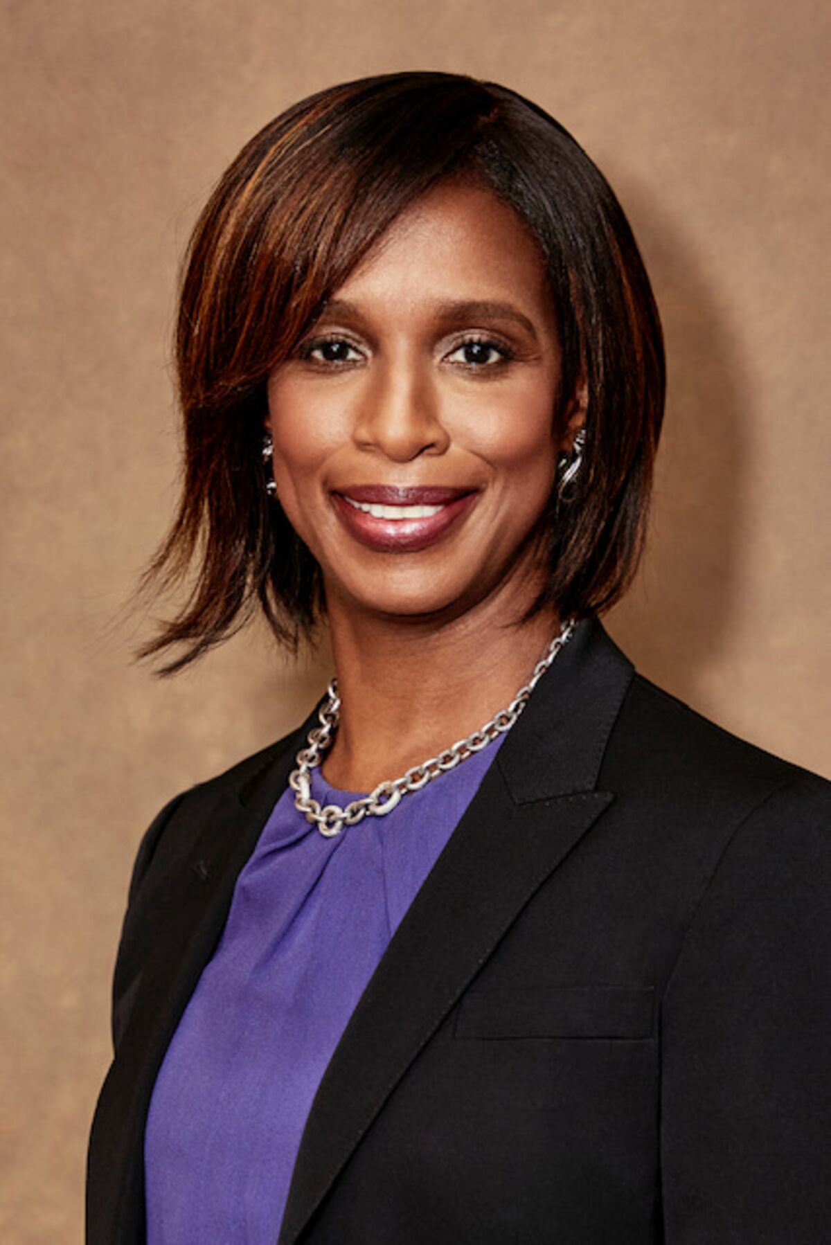 former-amazon-logistics-executive-alicia-davis-to-lead-digital-pharmacy-alto-bloomberg
