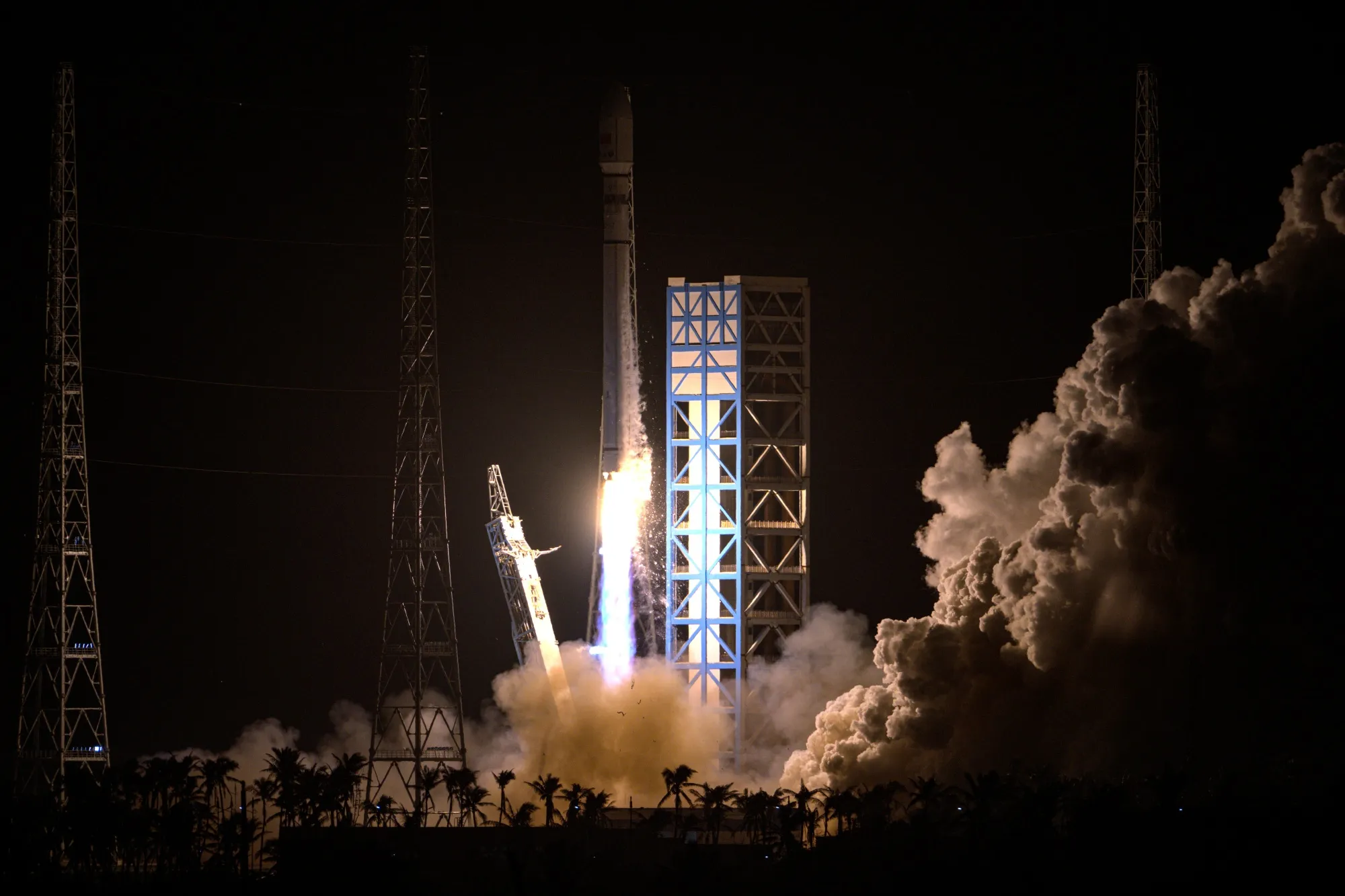 A Long March-12 Y1 carrier rocket carrying two experimental satellites blasts off from the Hainan commercial spacecraft launch site on Nov. 30.