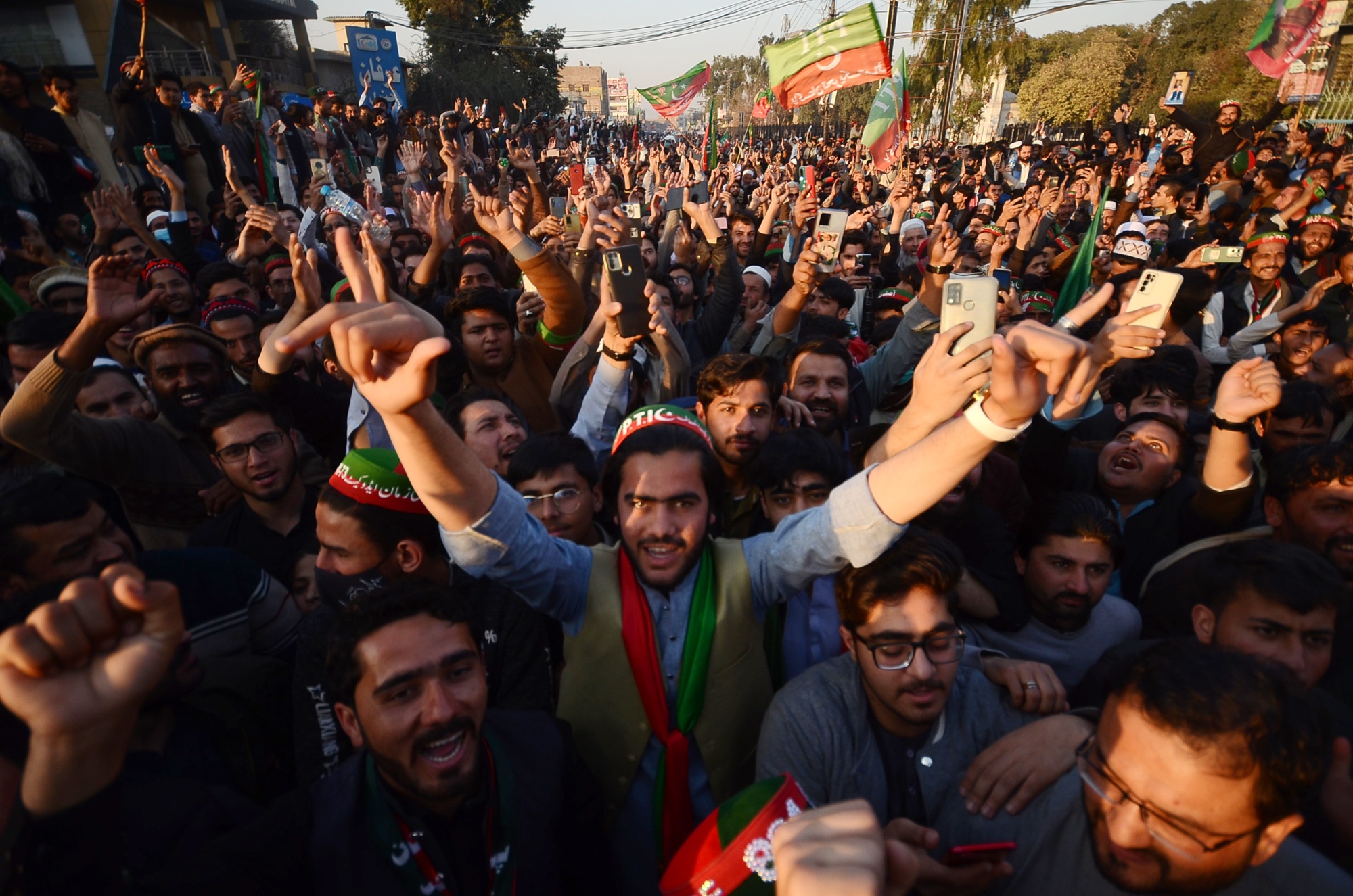 Khan’s Party Protests as Pakistan’s Post-Election Tensions Rise - Bloomberg