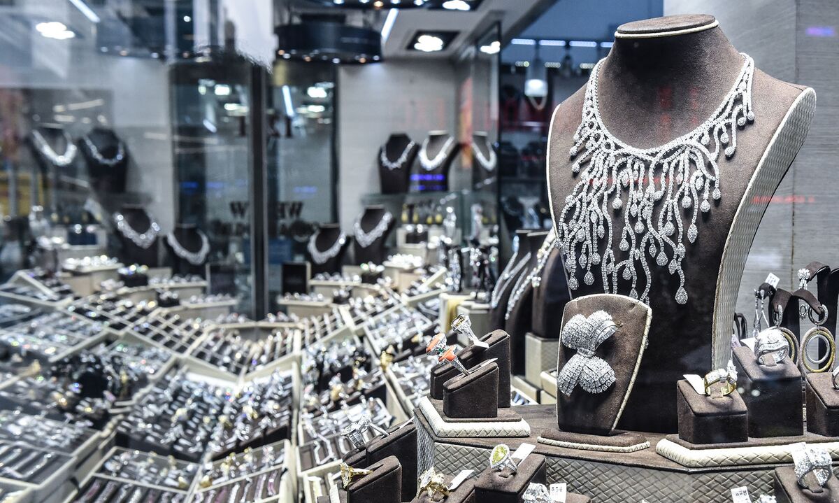 Rich Russians turn to luxury jewellery, watches to shield savings