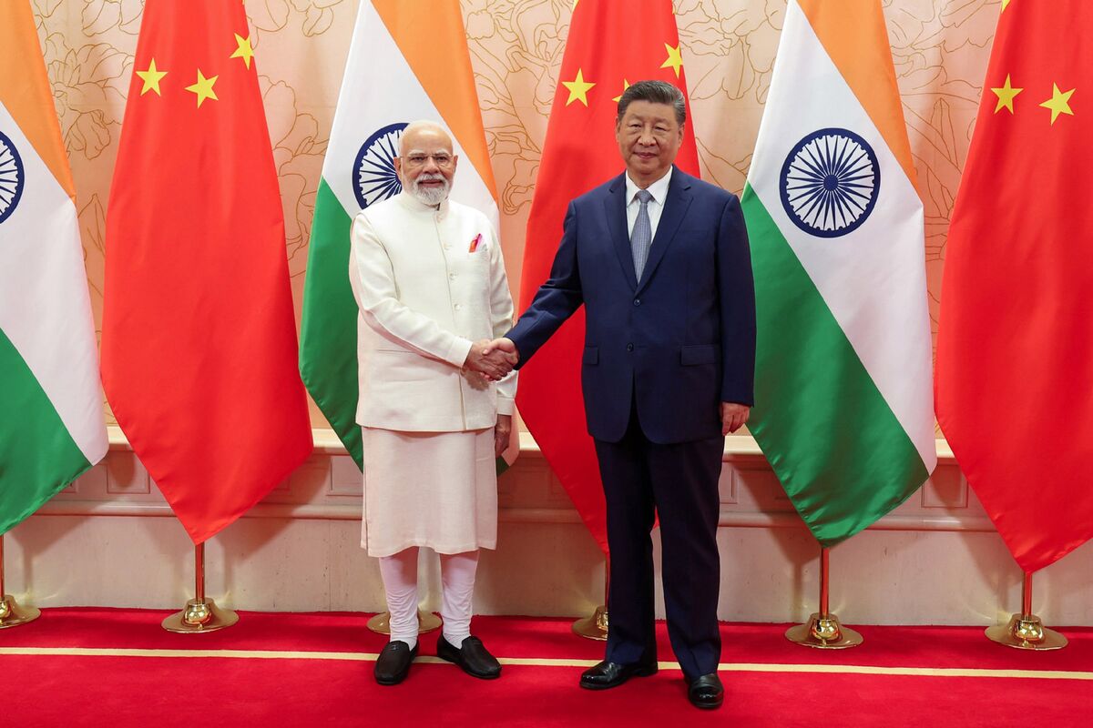 Xi Jinping and Narendra Modi bilateral meeting image
