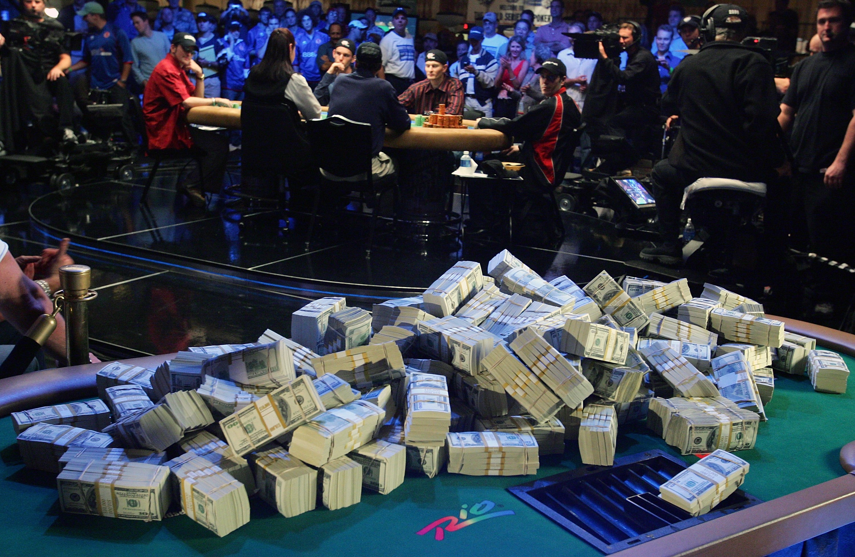 Super Luxury Poker, Worlds Most Expensive Presents