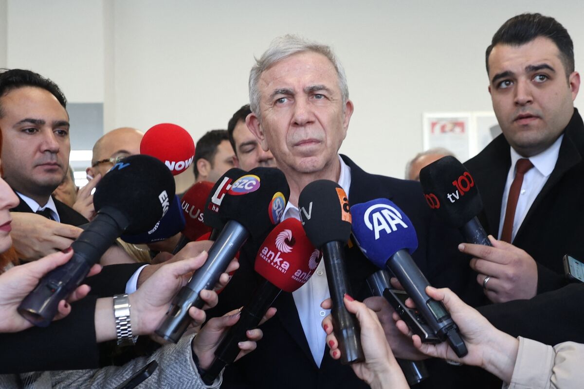 Turkish Prosecutors Plan Misconduct Probe of Ankara Mayor Yavas