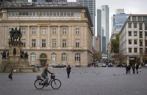 Deutsche Bank AG Headquarters As Lender To Shrink Workforce By About 26,000