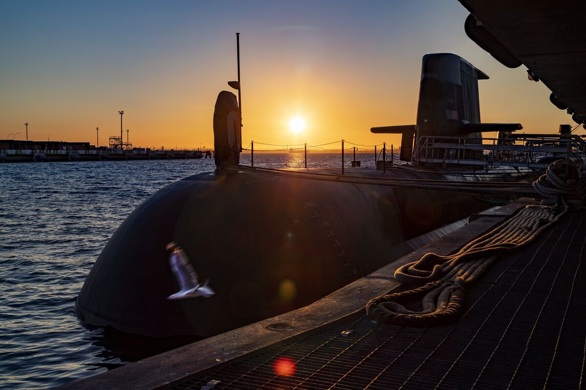 UK, Australia Plan Defense Treaty to Speed Aukus Subs Delivery