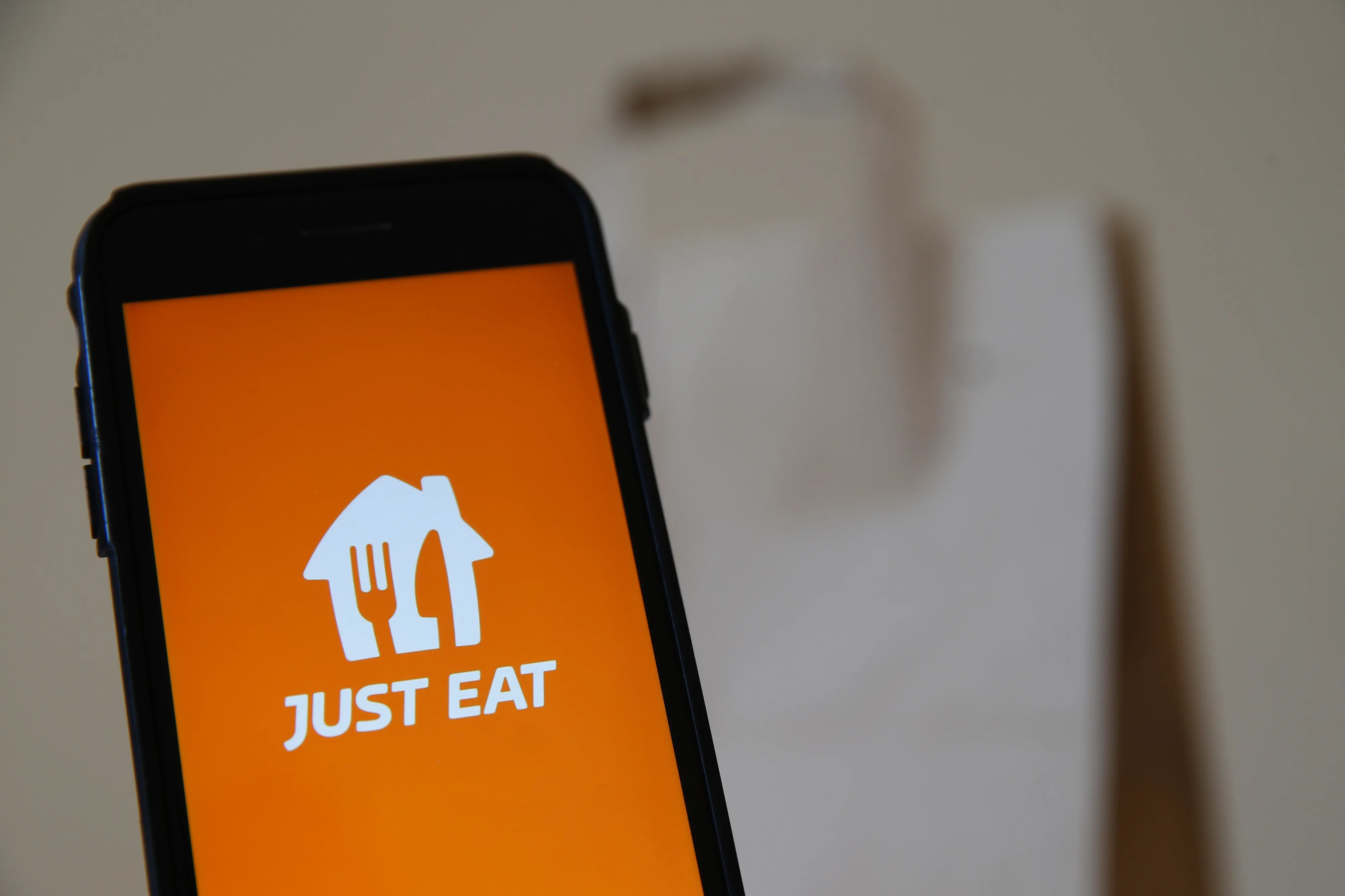 Just Eat Takeaway Targets Drivers With New In Car Ordering Bloomberg