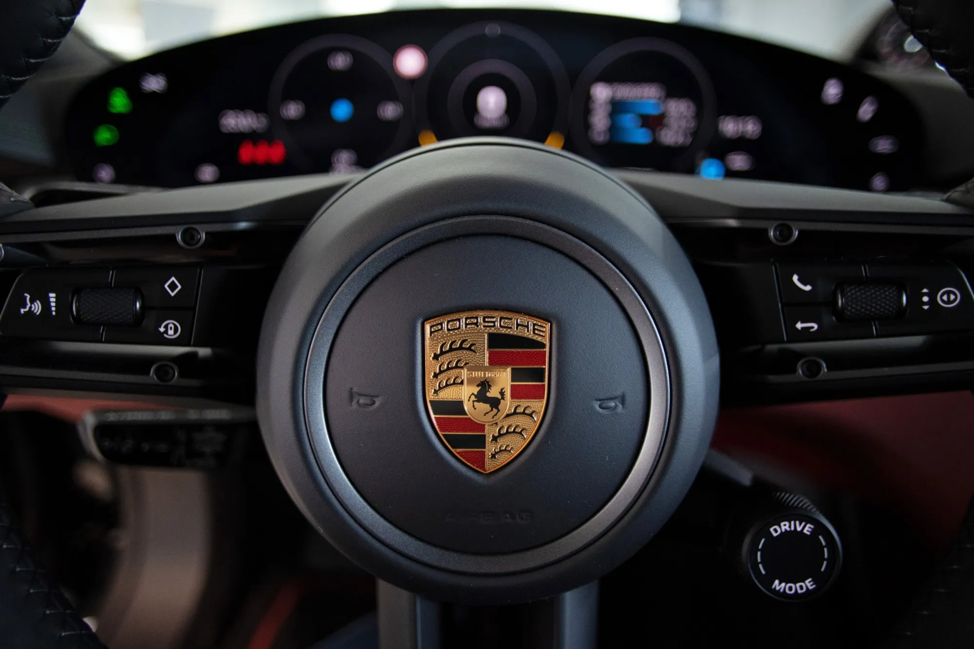 Porsche SE said it has €2 billion ($2.16 billion) in liquidity and doesn’t intend to take on additional debt for another investment.