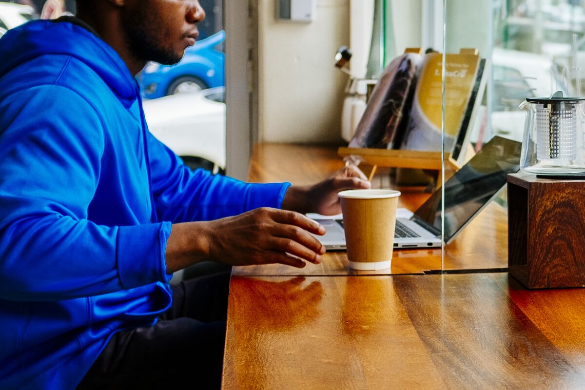 South Africa’s Online Shopping Boom Seen Defying Weak Demand South Africa’s Online Shopping Boom Seen Defying Weak Demand