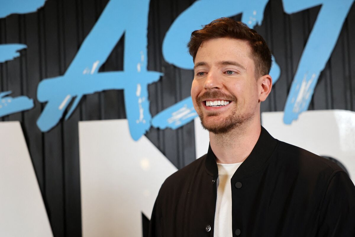 bloomberg.com - Cecilia D'Anastasio - YouTube Star MrBeast Acquires Financial Services Firm Step