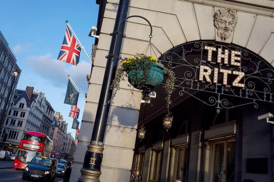 London’s Ritz Hotel Gets Bids of Over $1.3 Billion, PA Reports