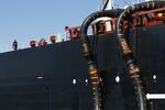 Oil pipes connect the oil tanker.