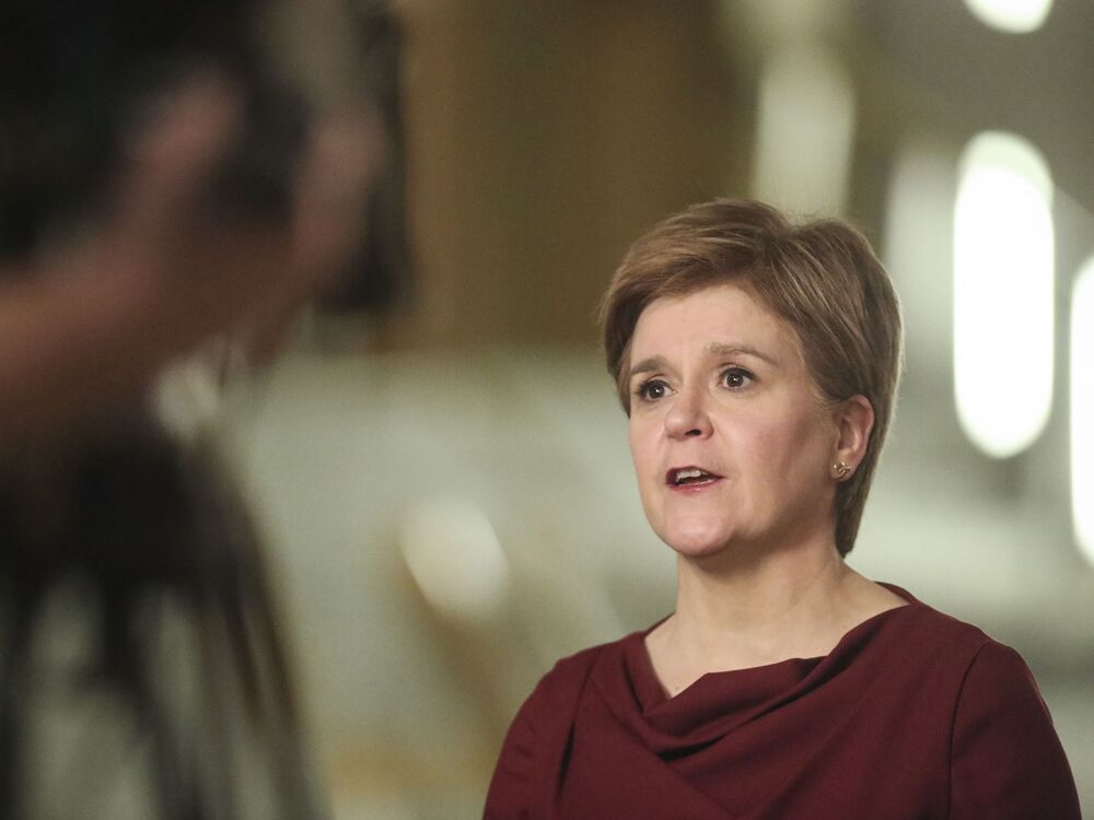 scotland s sturgeon warns u k sleepwalking into virus crisis bloomberg scotland s sturgeon warns u k sleepwalking into virus crisis bloomberg