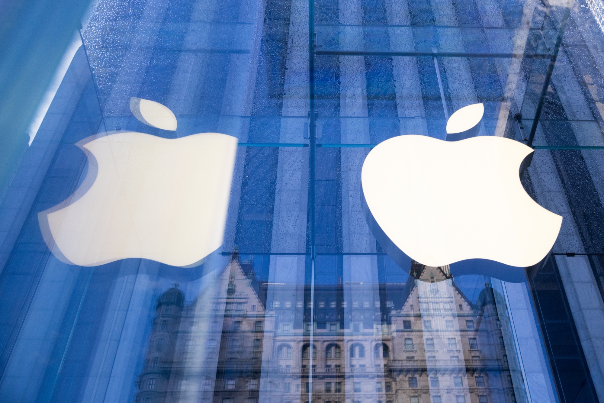 Apple's Unionized Maryland Store Files Complaint Over Benefits