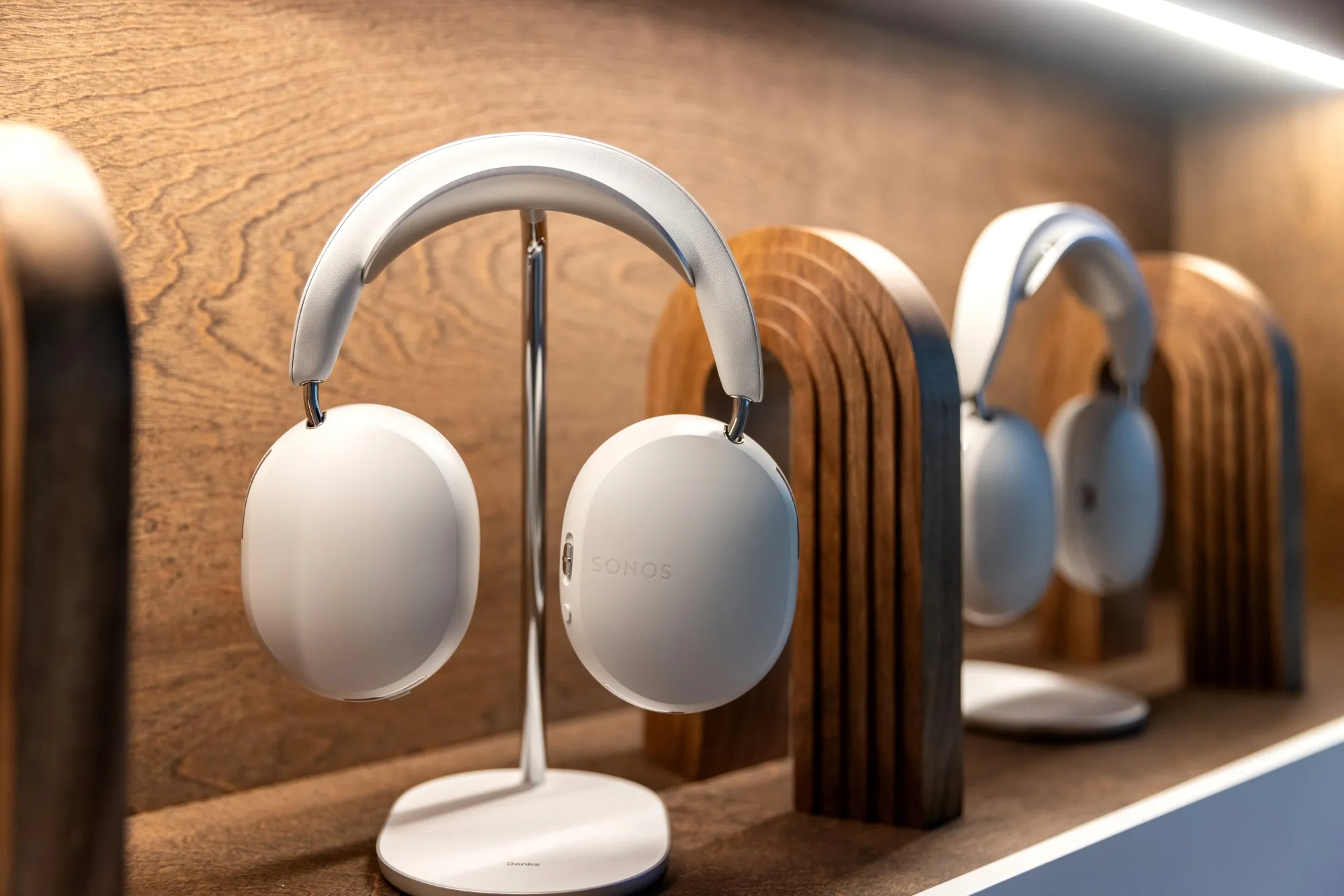 Sonos Ace headphone.