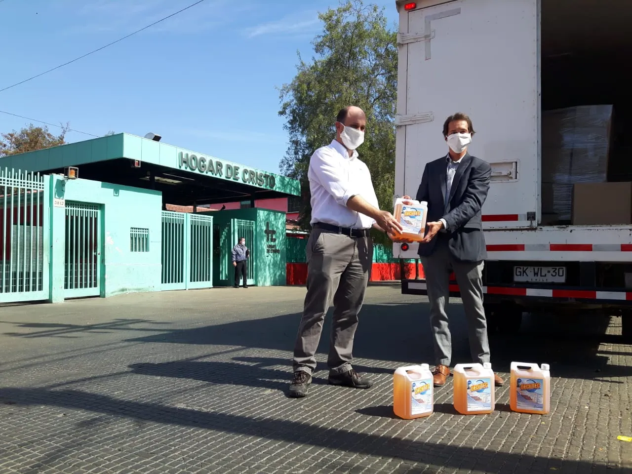 Aintech donates its copper-laced disinfectant to the Hogar de Cristo charity.
