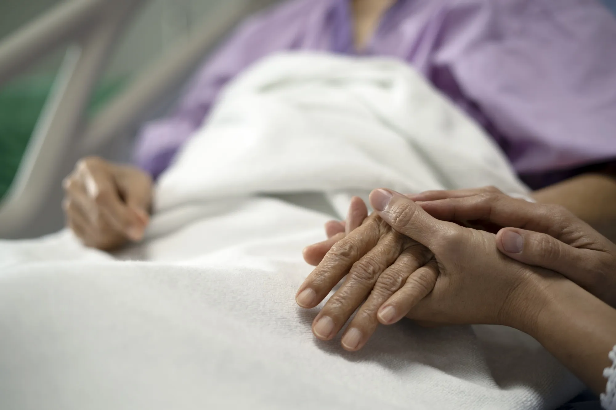 UK Norovirus Cases Soar Among Elderly in England to Highest in Decade ...