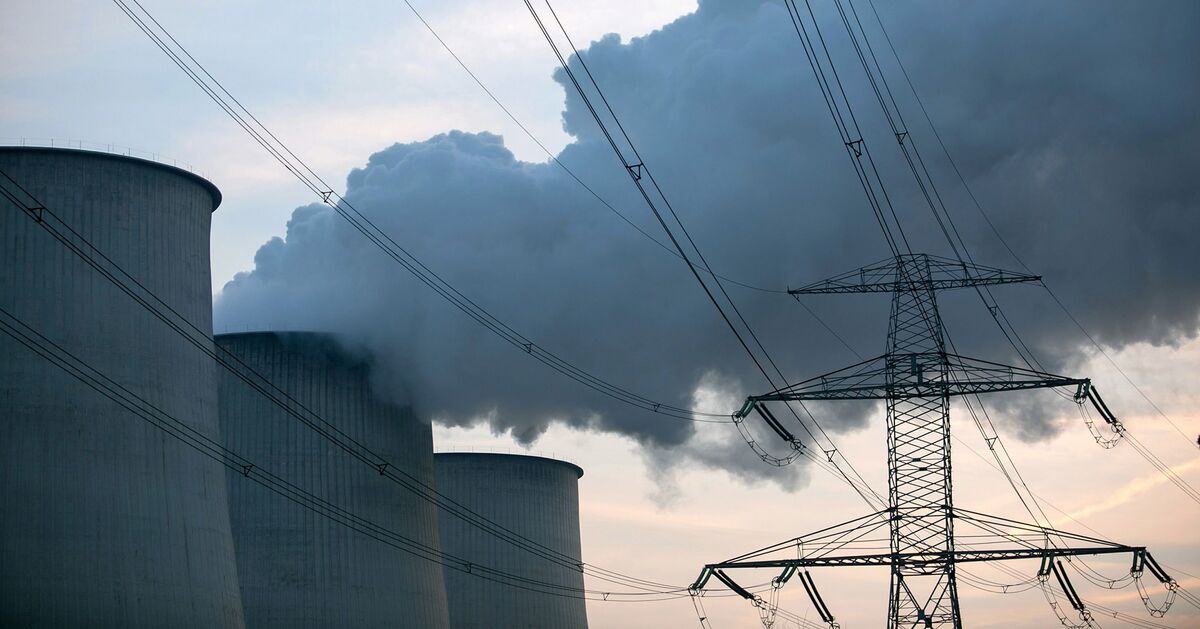 EU Carbon Market Reform Set to Include One-Off Emissions Cap Cut - Bloomberg