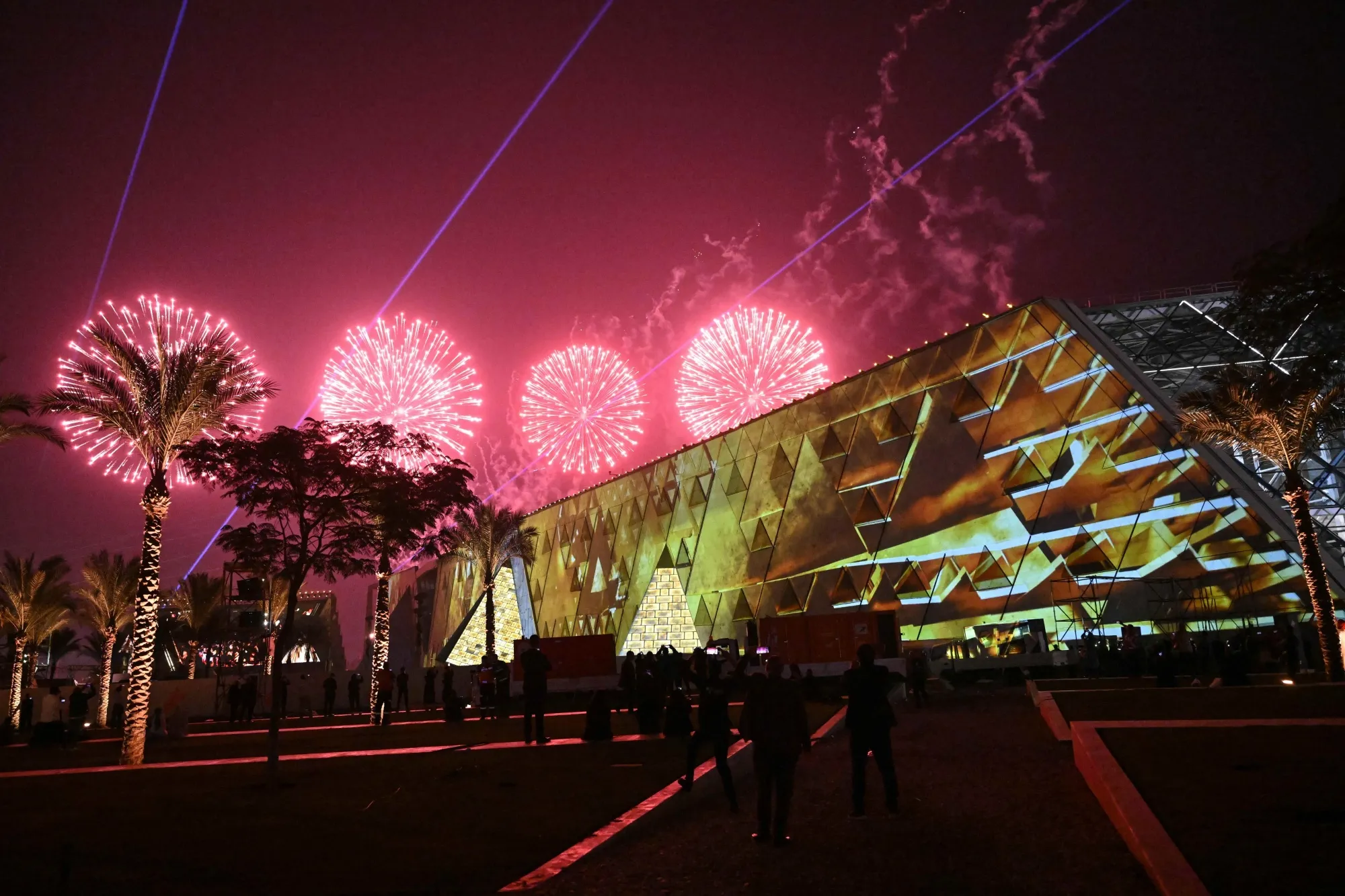 Egypt Unveils $1 Billion Grand Museum as a 'Gift to the World' - Bloomberg
