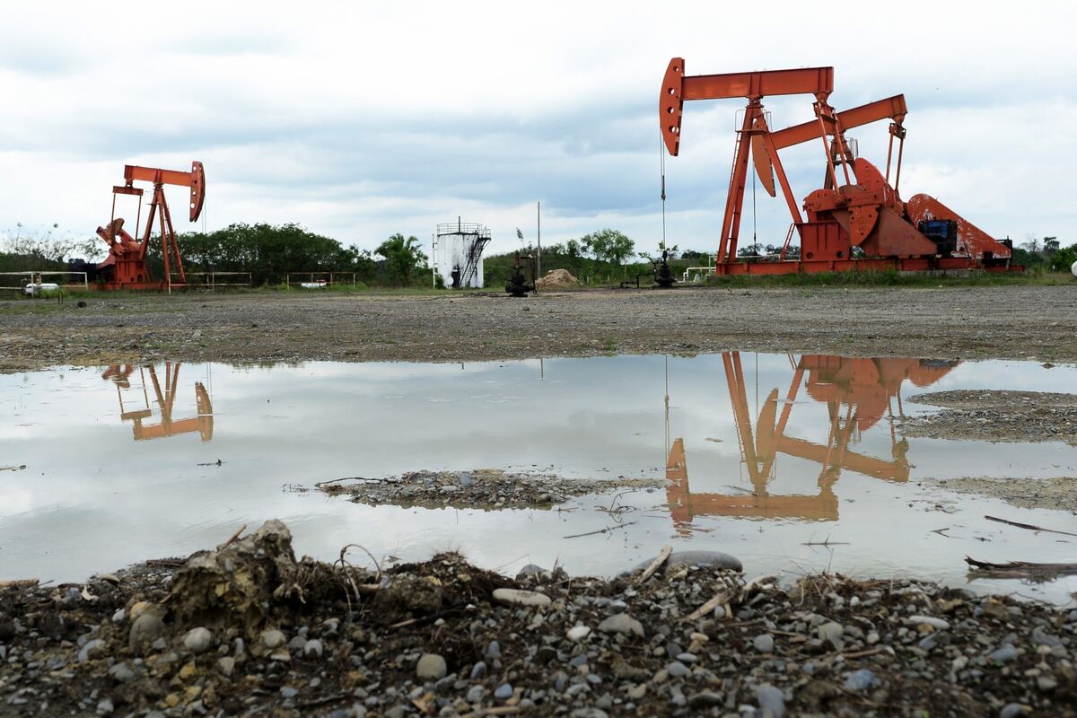 Mexico Bans Oil and Gas Fracking in Key Basin, Sheinbaum Says