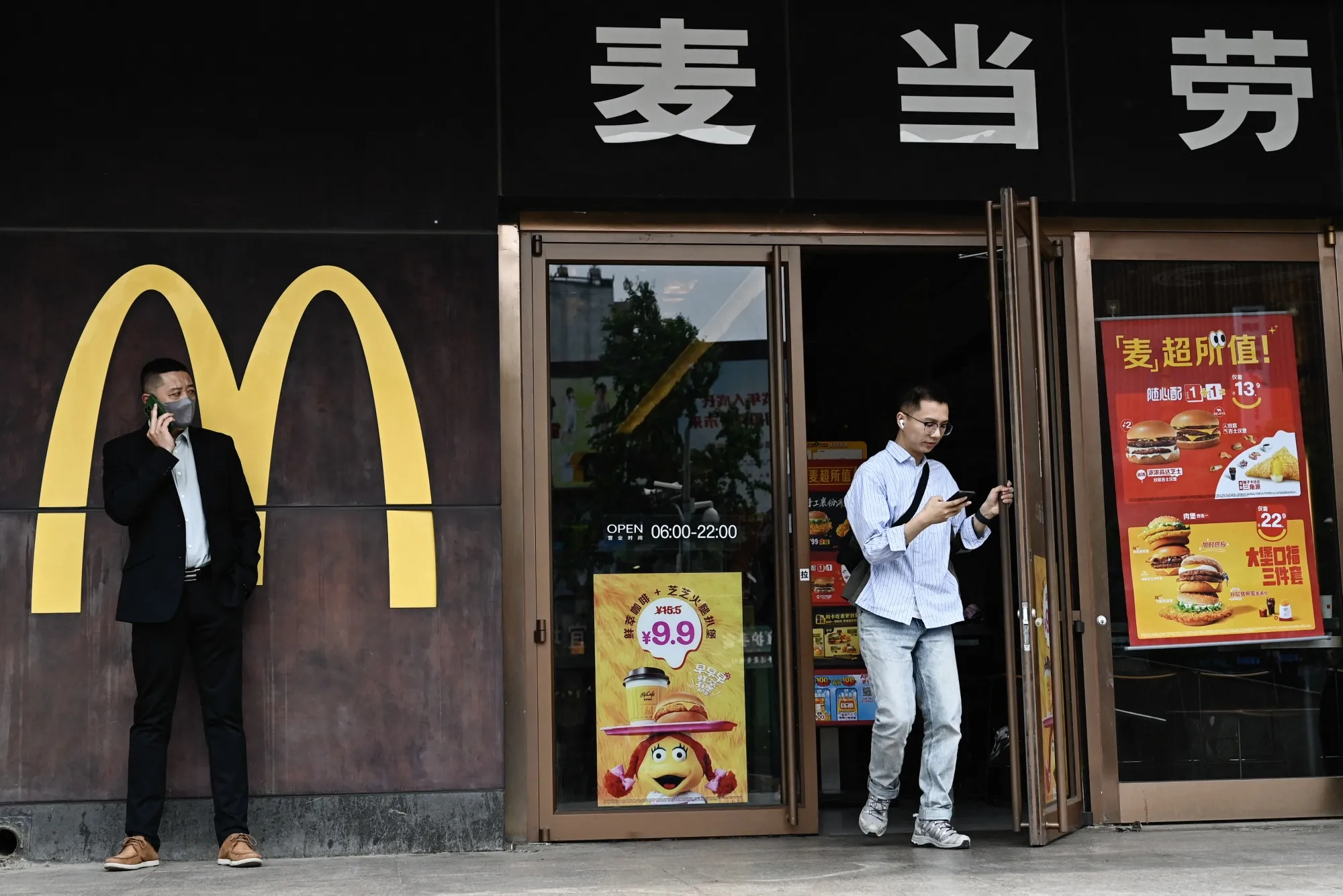 America's politics are leaving a bad taste in the mouths of global consumers.&nbsp;