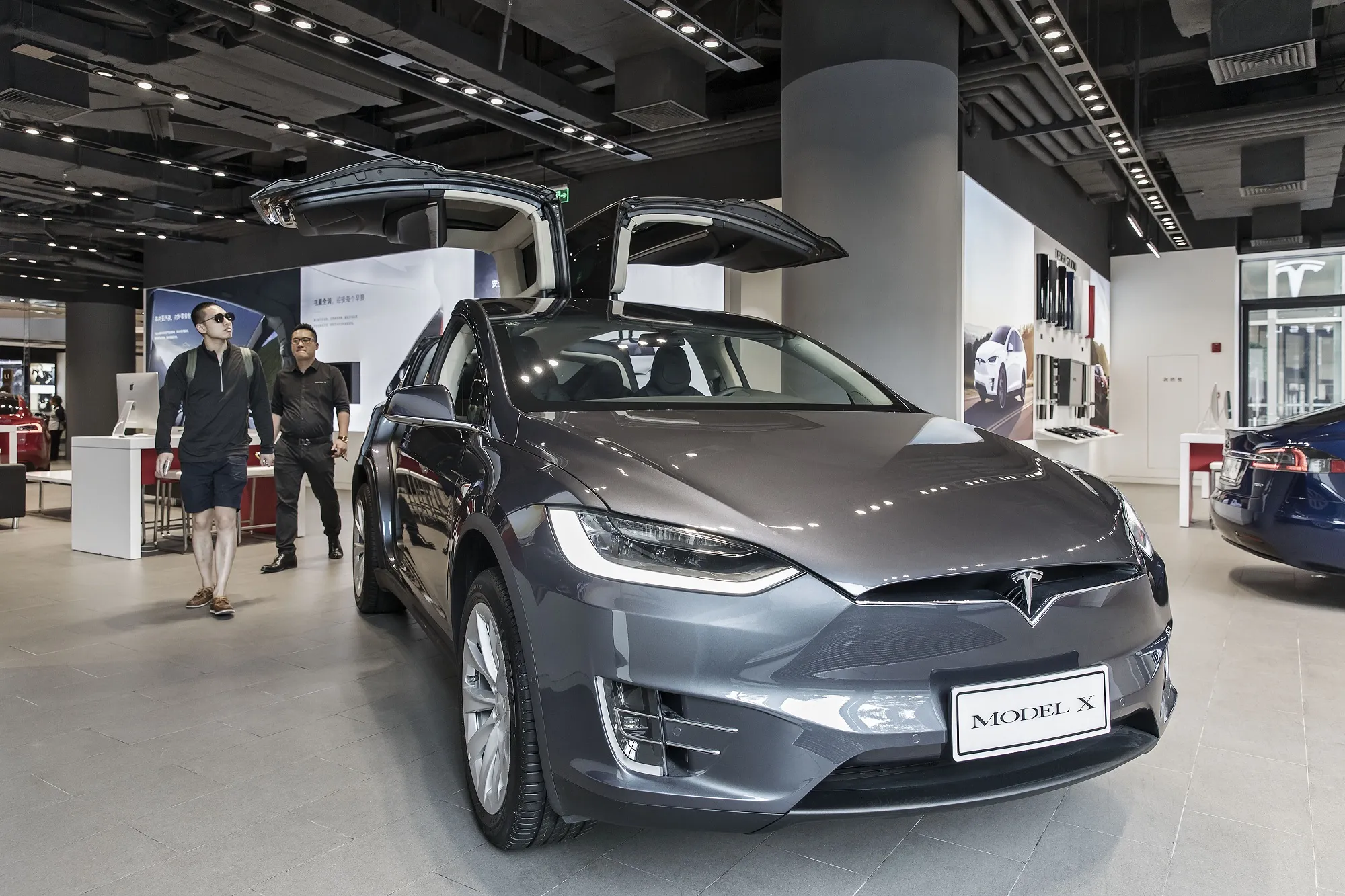 1523968562_tesla