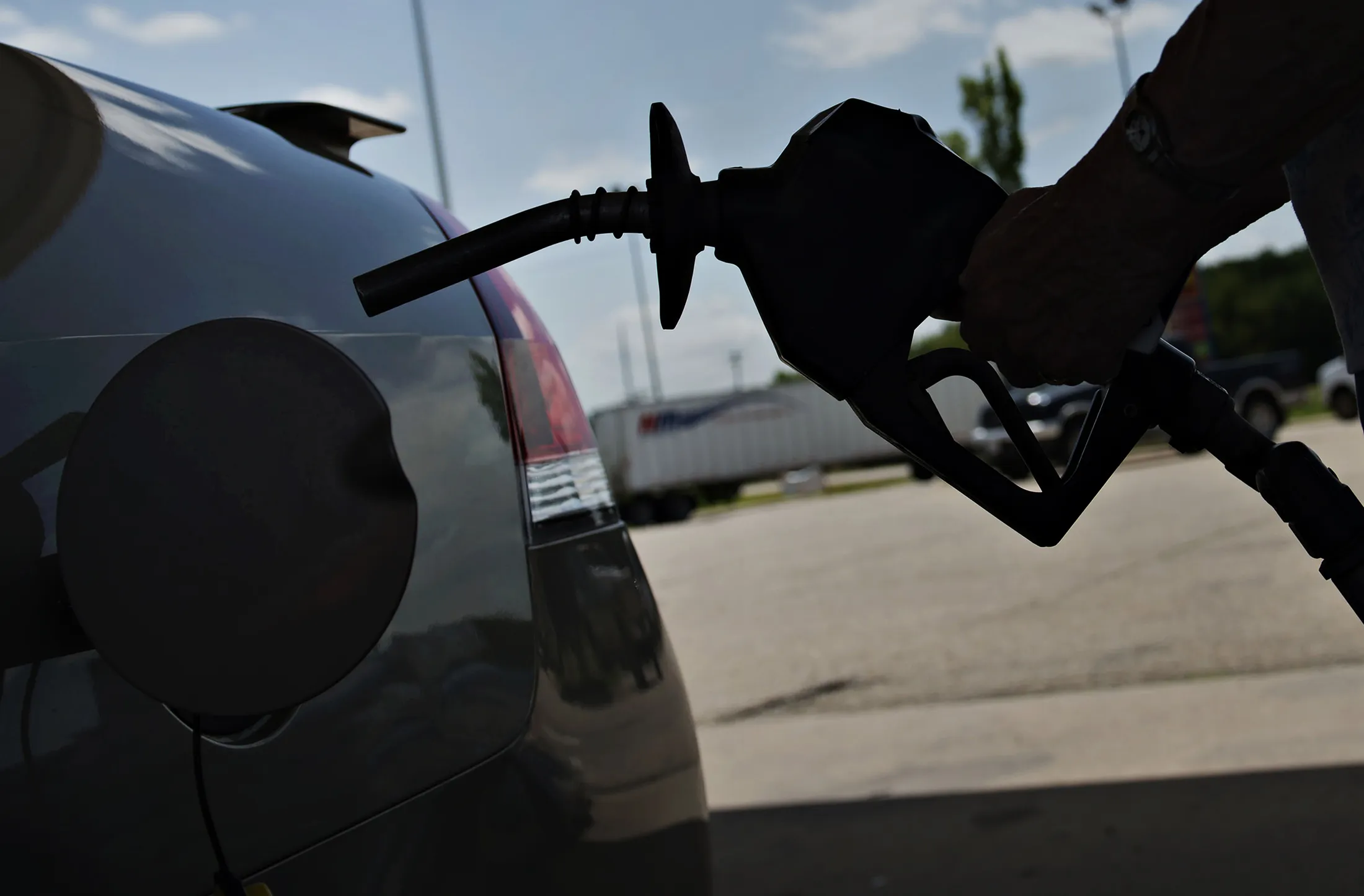 1498819735_GAS_STATION
