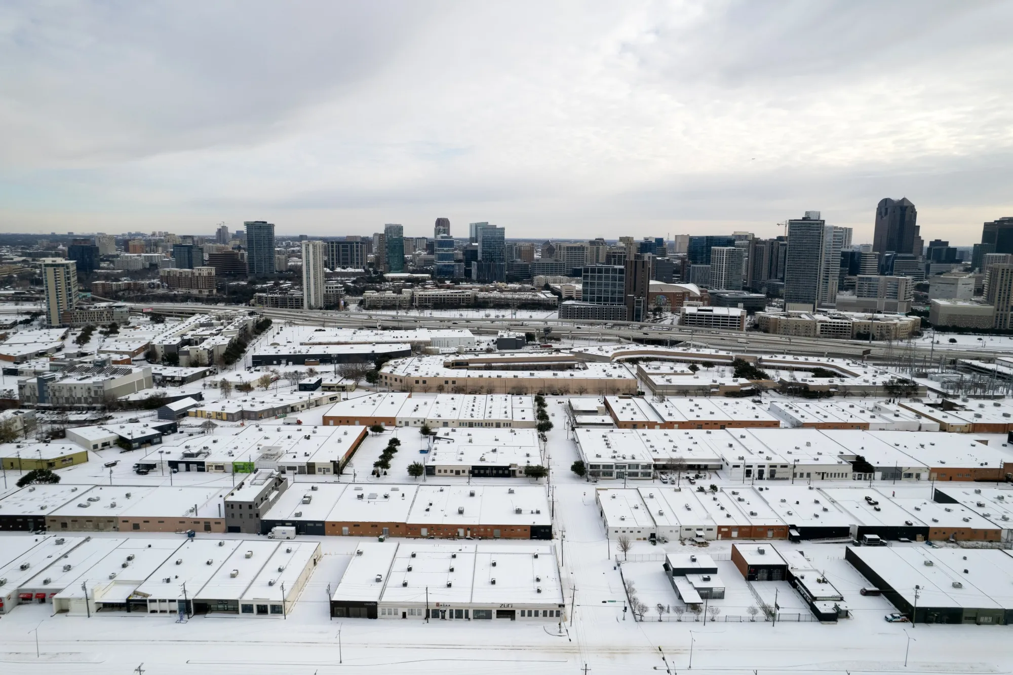 米ビットコイン採掘業者に寒波の痛手、電力価格高騰で稼働停止相次ぐ - Bloomberg