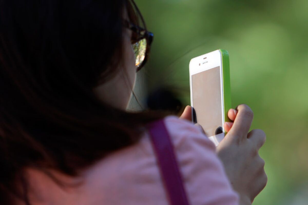 Turns out Snapchat, Poke videos don't actually disappear - CNET