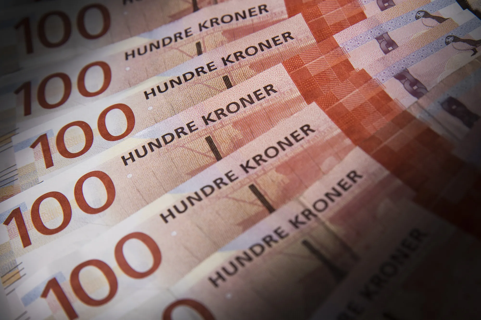 Norwegian Krone Swings as Norges Bank Strikes More Dovish Tone